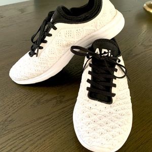 APL Womens Techloom Phantom, White & Black, size 9
